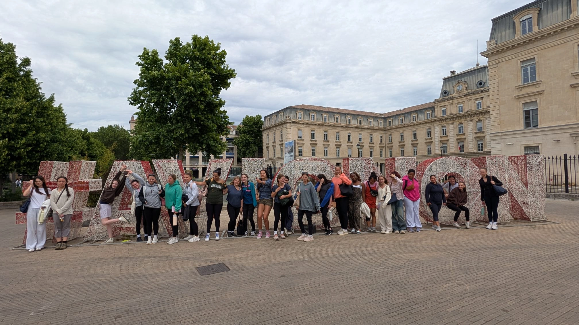 AIS France 5 4